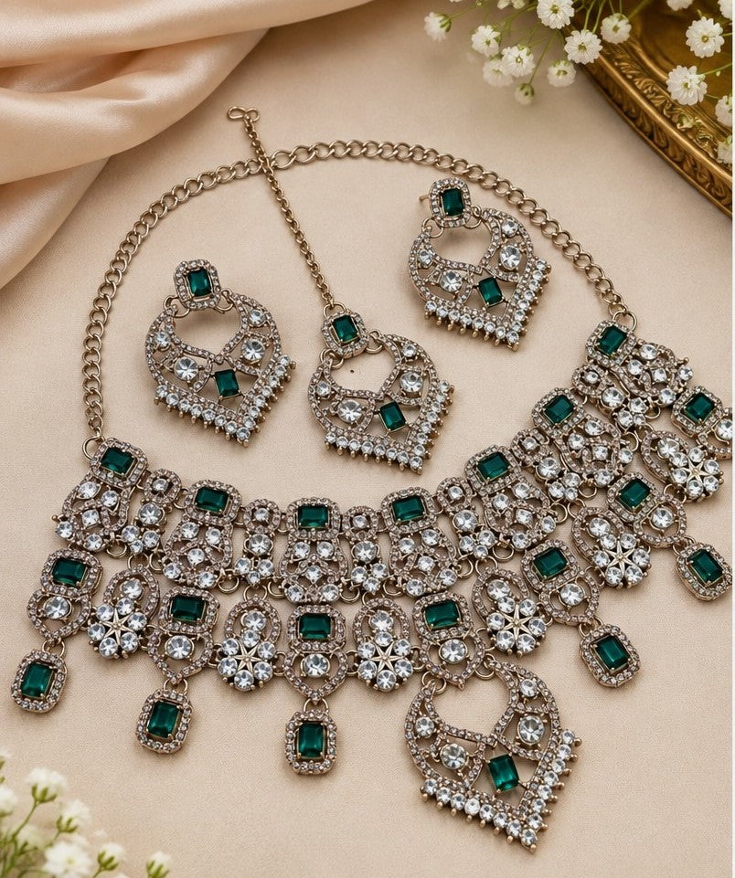Royal Vintage Motif Stone-Studded Partywear Necklace Set