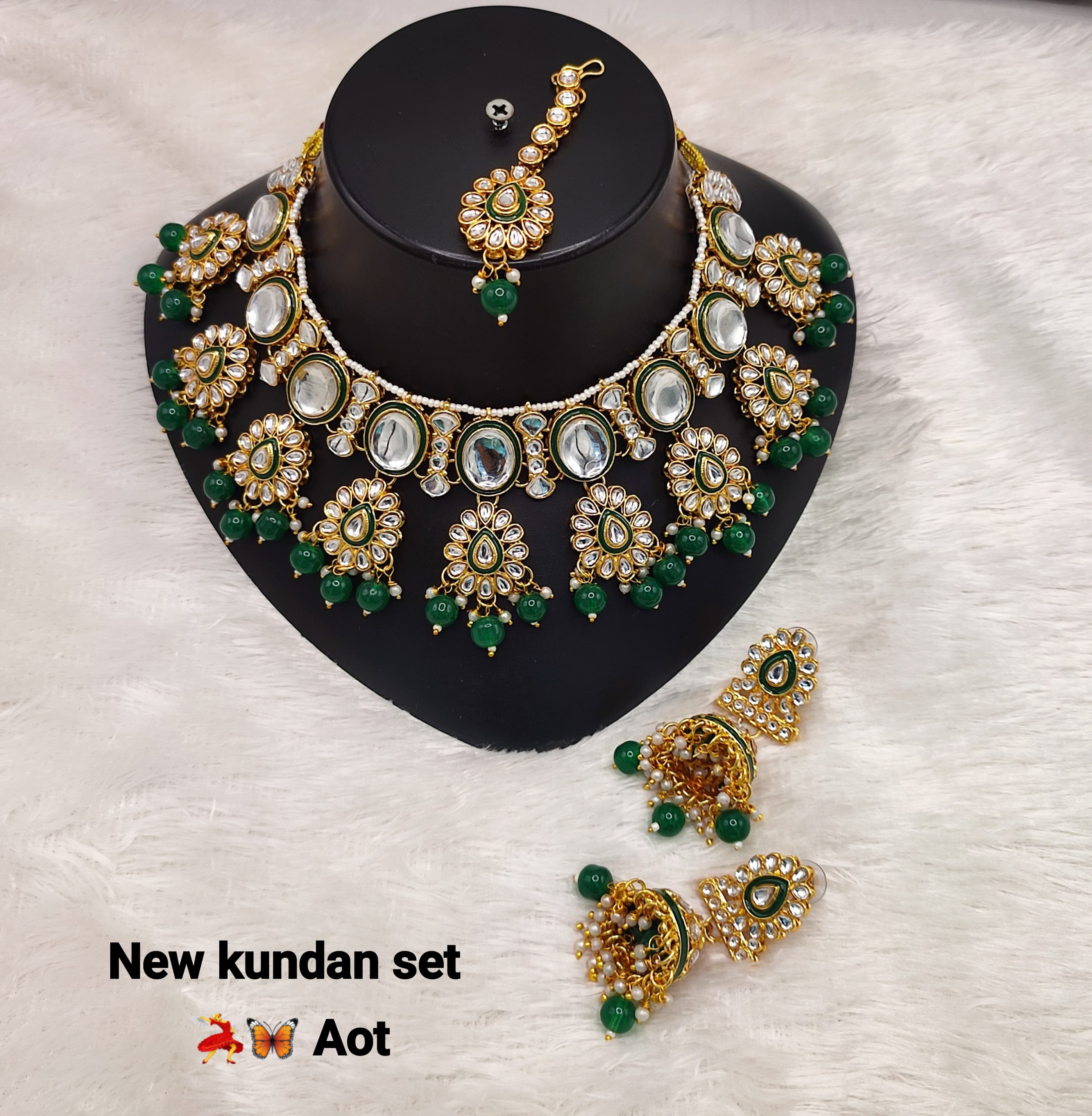 Latest Traditional Kundan Studed choker Necklace Set With Earrings & Mangtika Set For Women