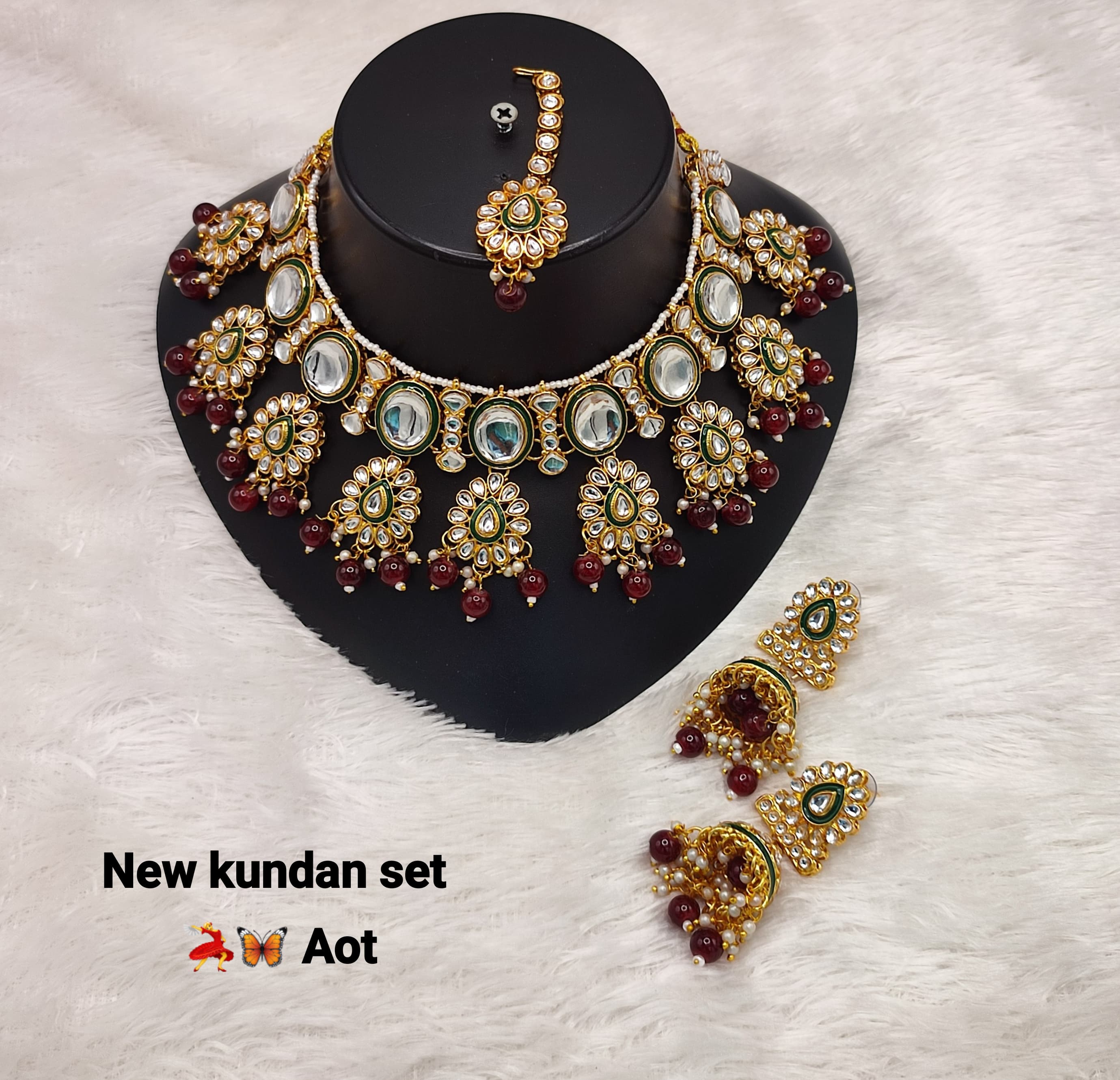 Latest Traditional Kundan Studed choker Necklace Set With Earrings & Mangtika Set For Women