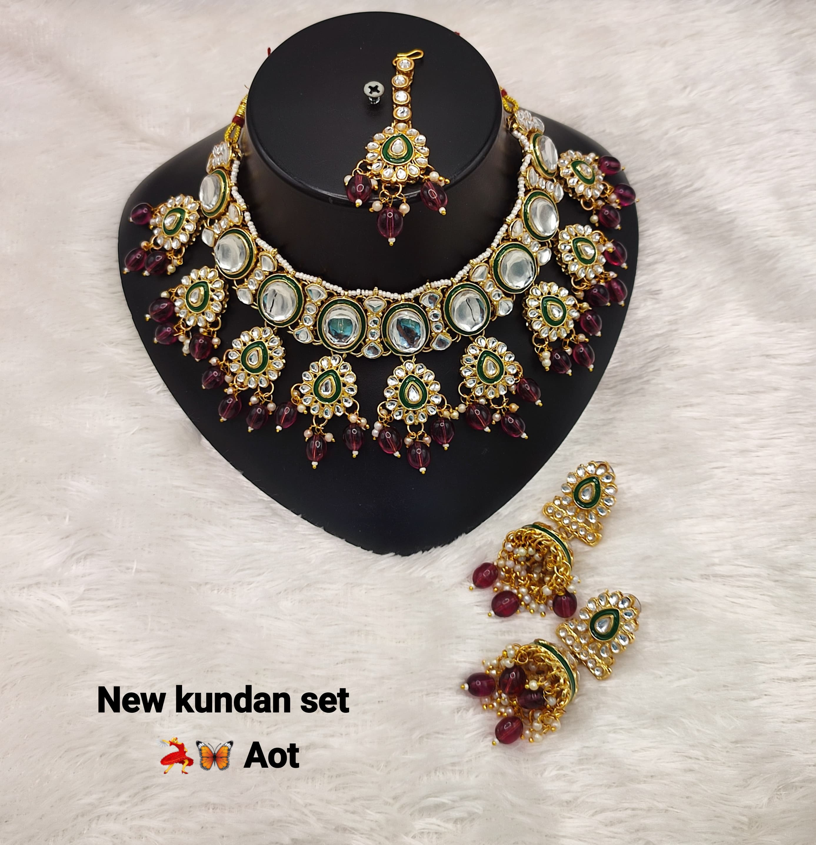 Latest Traditional Kundan Studed choker Necklace Set With Earrings & Mangtika Set For Women