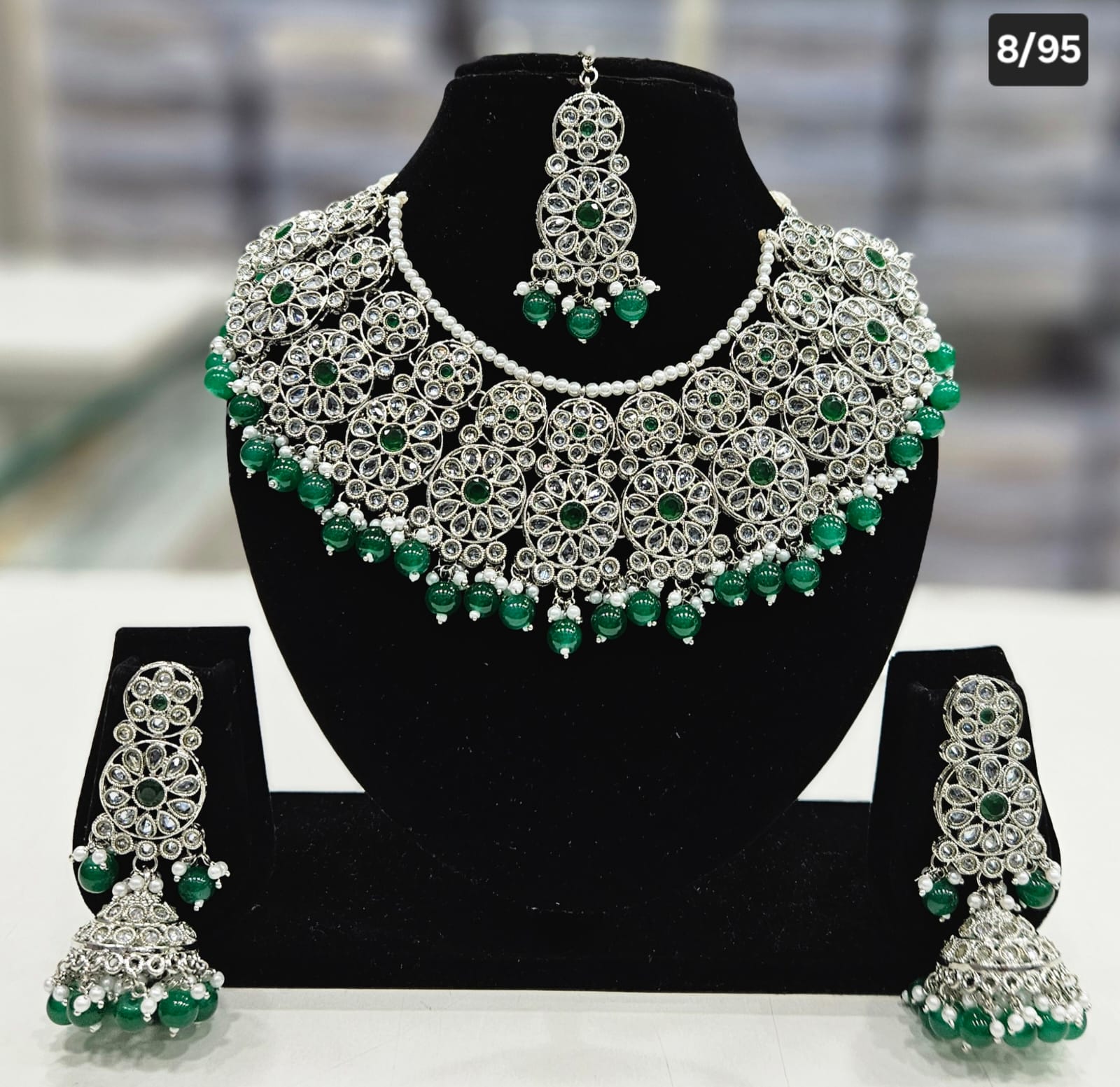 Silver-Finish Emerald Green Floral Choker Set