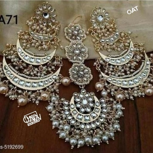 Traditional Royal  Maang Tikka Earring Set Gold-Plated Chandbali Earring and Mangtika