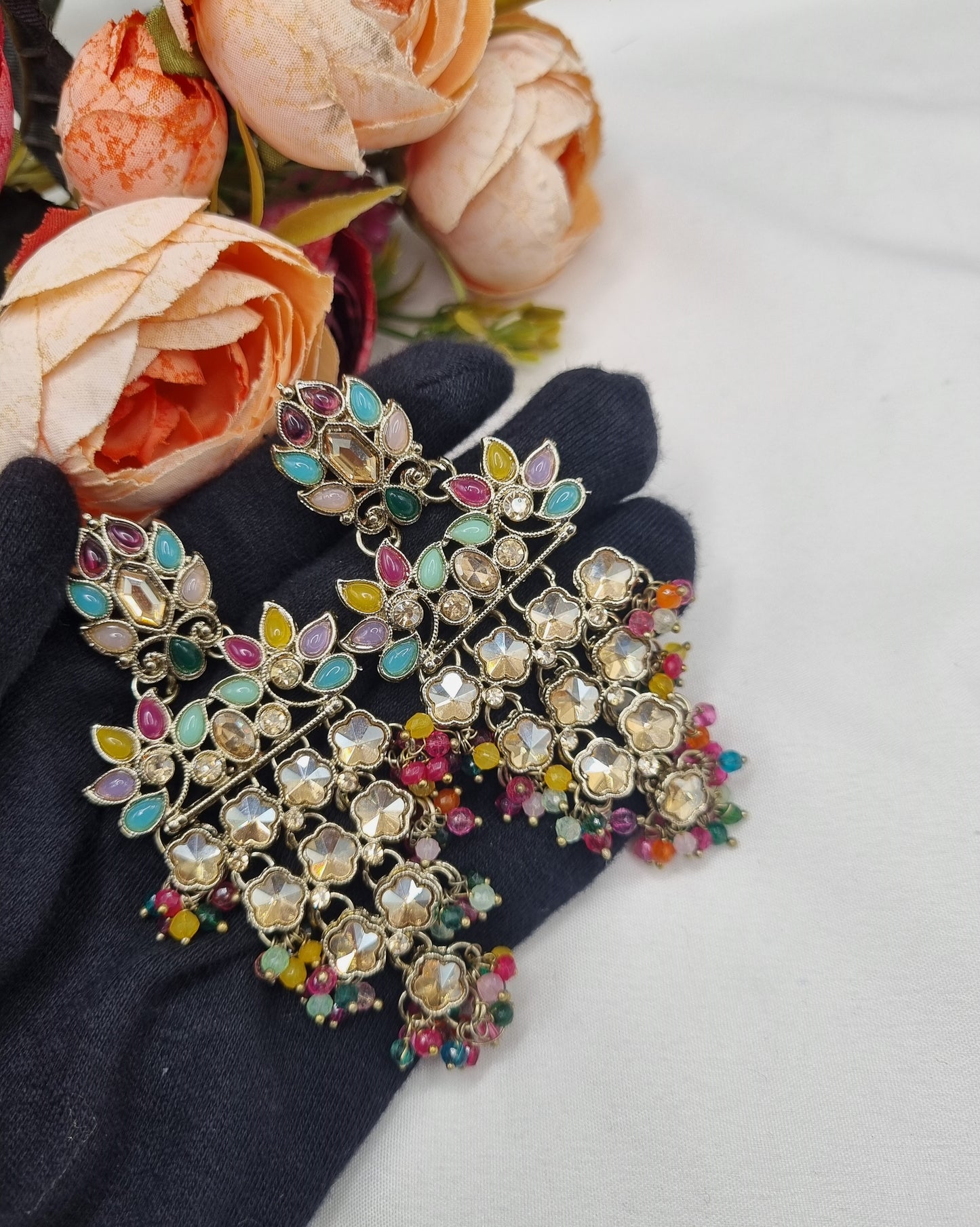 ANTIQUE GOLD TIERED CHANDELIER EARRINGS WITH CRYSTAL MOTIFS & PEARL DROPLETS