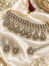 Antique Choker Necklace Set Pearl Drops Necklace Matching Earring & Maang Tikka For Women