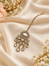 TRADITIONAL HERITAGE KUNDAN MAANG TIKKA