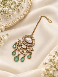 TRADITIONAL HERITAGE KUNDAN MAANG TIKKA
