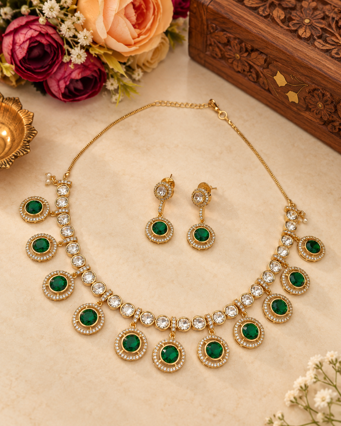 Minimalist Circular Kundan Necklace Set