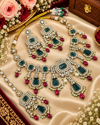 Handcrafted Architectural Kundan Necklace Set