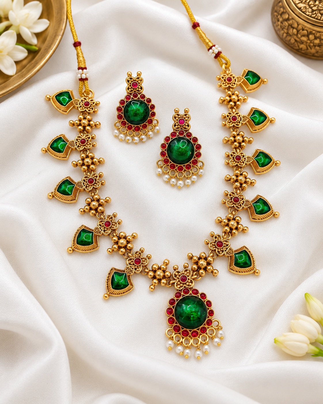 Emerald Green Cabochon Temple Necklace with Textured Gold Beads