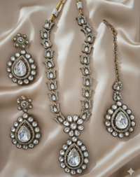 Emerald Green Antique Gold Necklace Set with Maang Tikka & Earrings