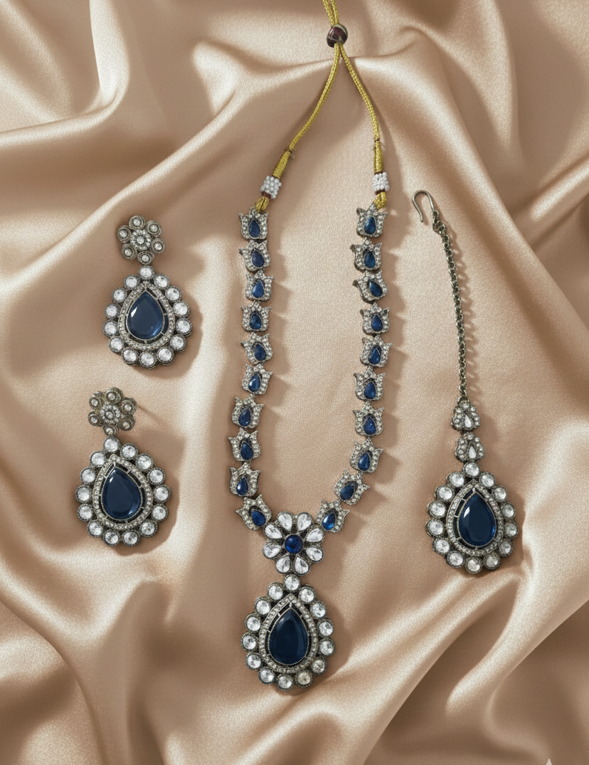 Emerald Green Antique Gold Necklace Set with Maang Tikka & Earrings