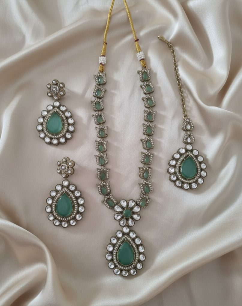 Emerald Green Antique Gold Necklace Set with Maang Tikka & Earrings
