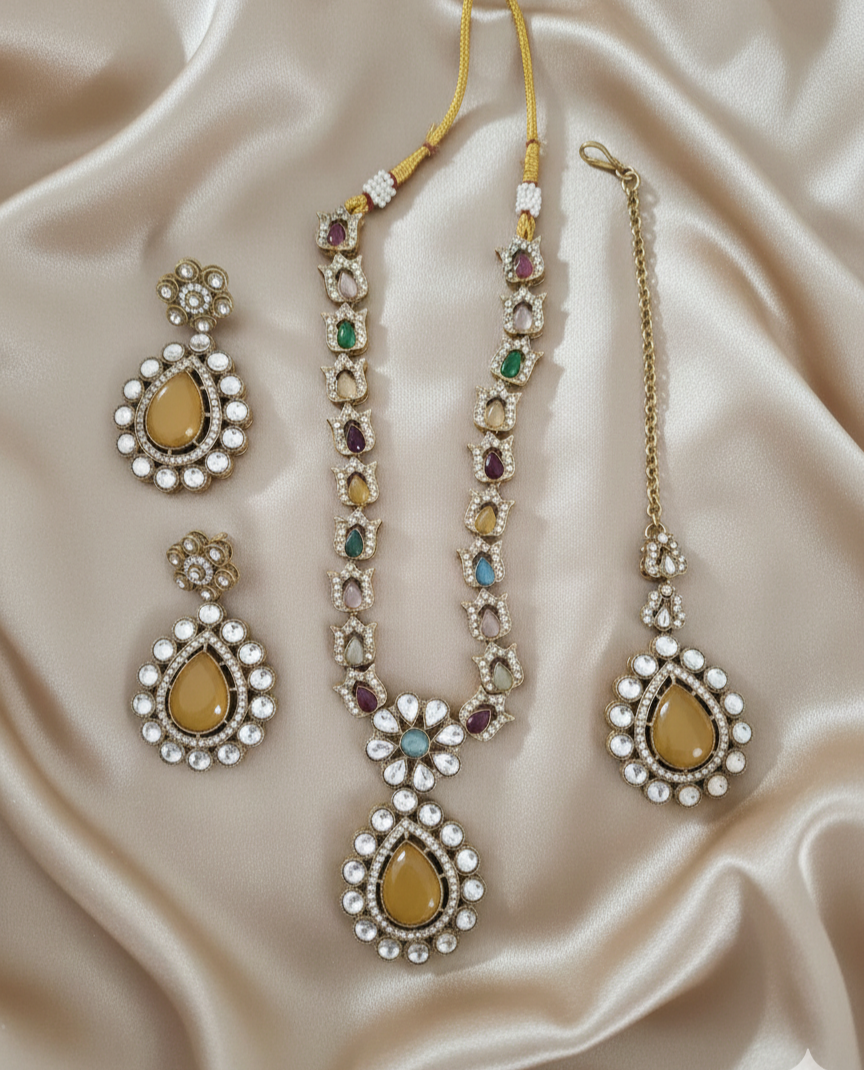 Emerald Green Antique Gold Necklace Set with Maang Tikka & Earrings