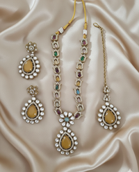 Emerald Green Antique Gold Necklace Set with Maang Tikka & Earrings