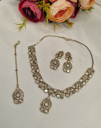 Deco Kundan Necklace Set with Drop Earrings & Maang Tikka