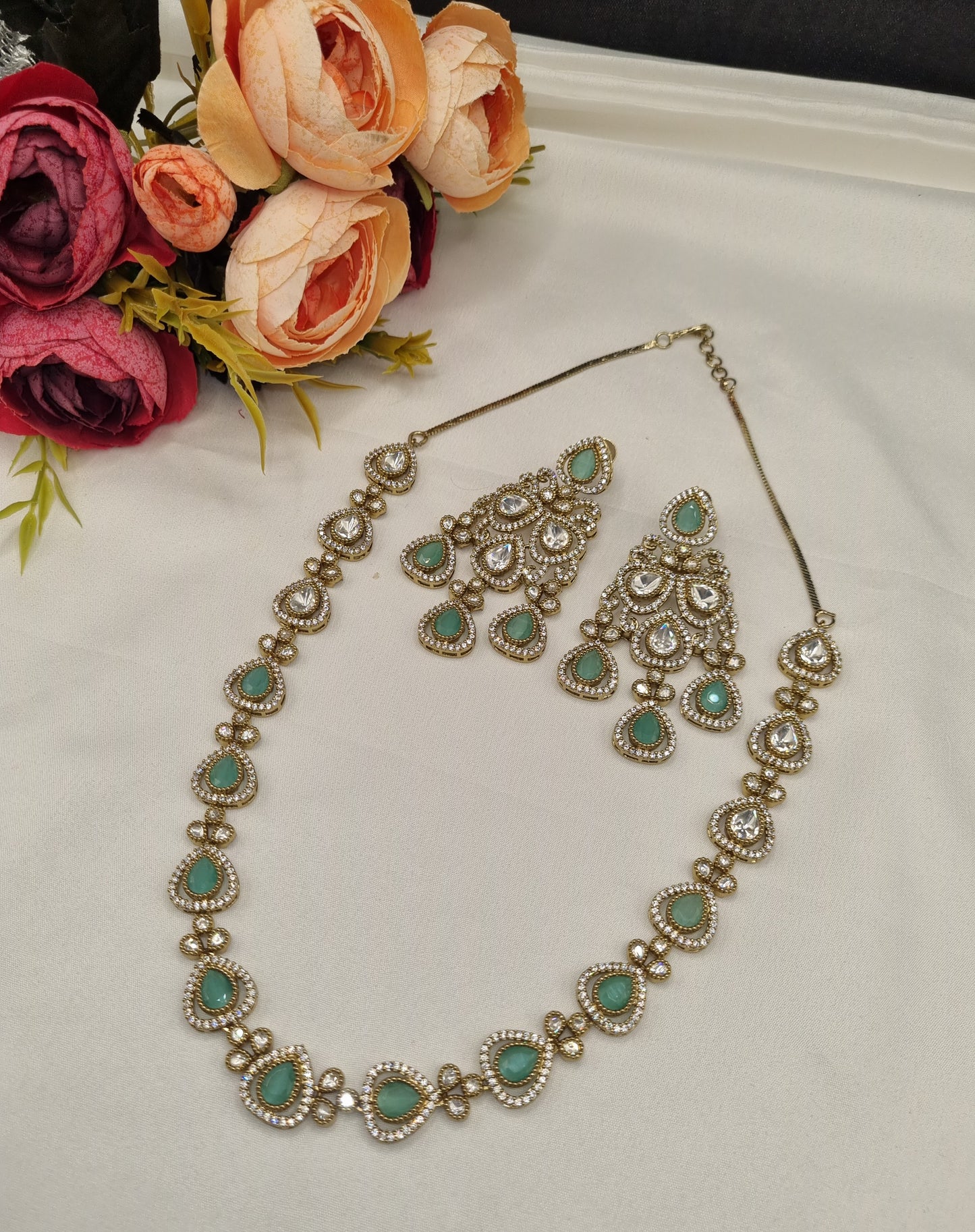 Delicate Heritage Kundan Necklace and Chandelier Earring Set