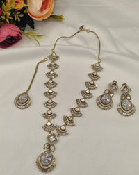 Heritage Necklace Set with Maang Tikka