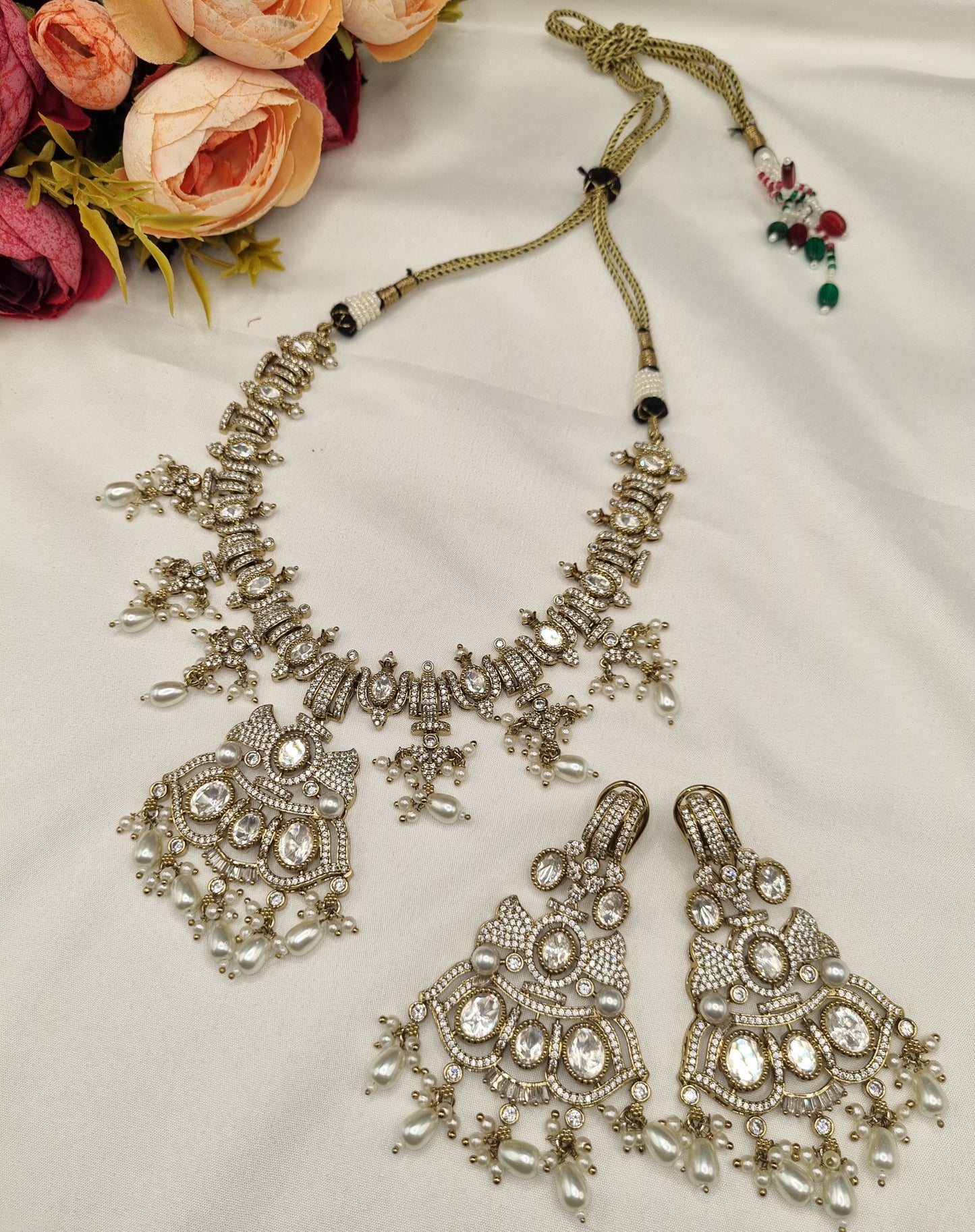 Royal Shield Motif Kundan Set