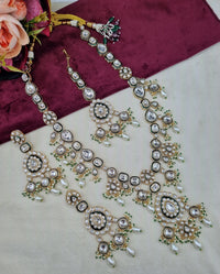 Bridal Kundan Necklace Set with Maang Tikka & Earrings