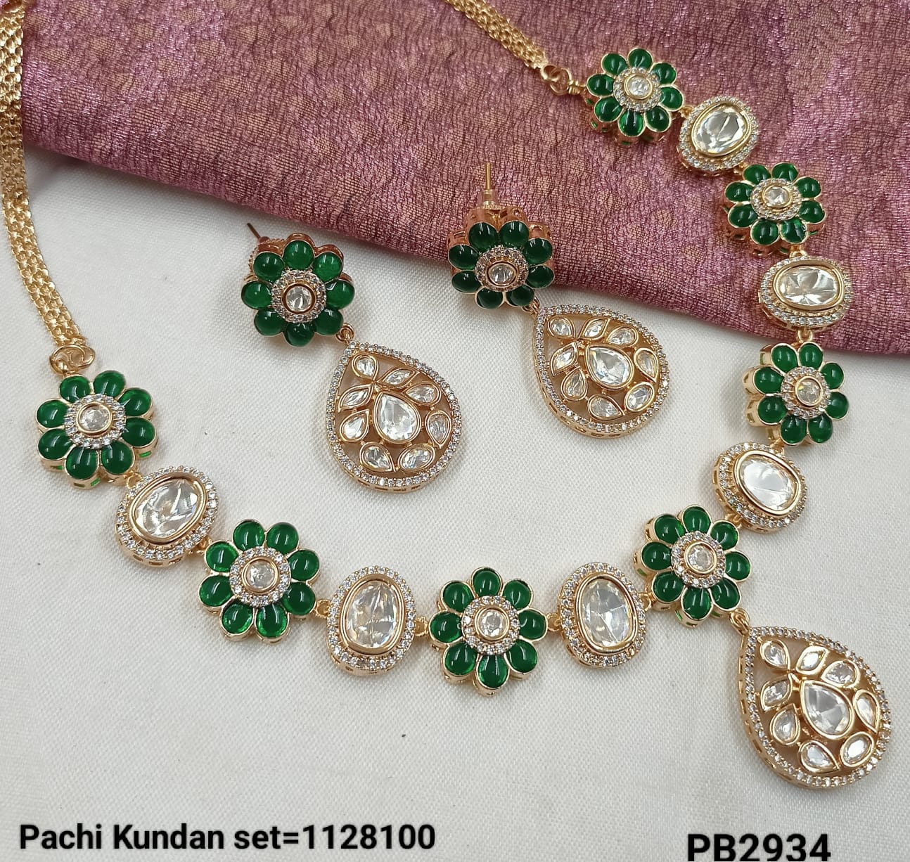 Elegant Traditional Gold Plated Pachi Kundan Necklace and Earring Set