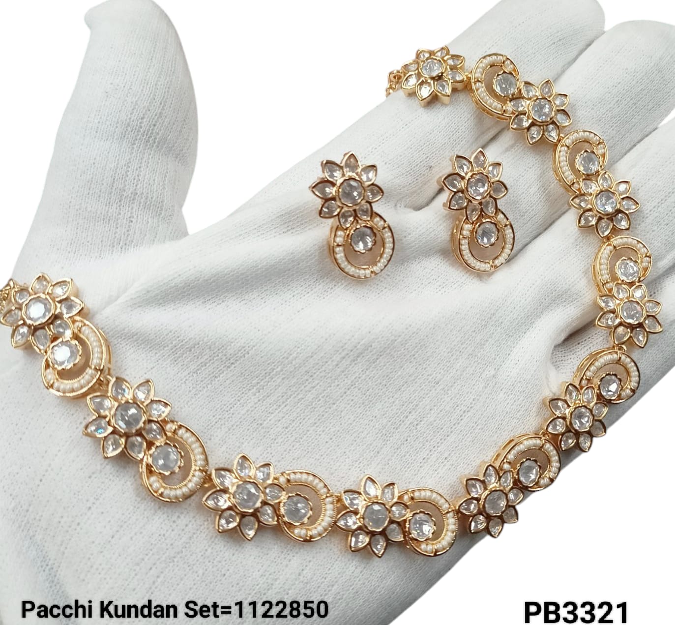Fashionable Floral Pachi Kundan Gold Plated Necklace Set