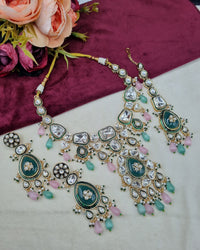 Handcrafted Royal Kundan Jewelry Set