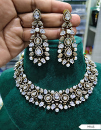 Antique Gold Plated Kundan Jewellery Set