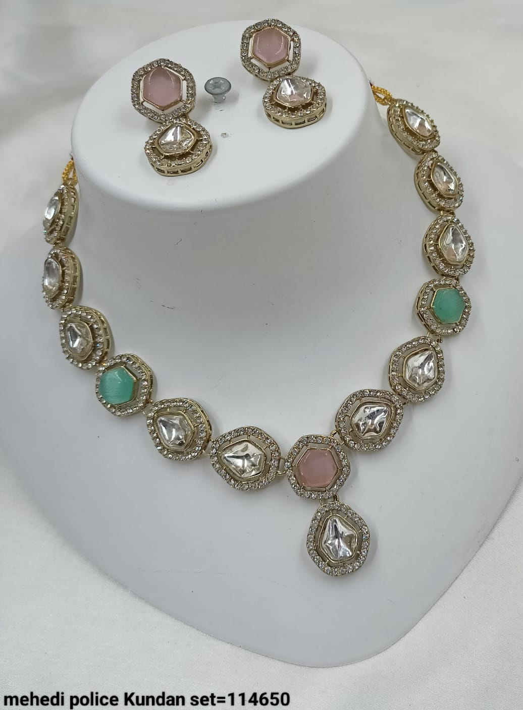 Antique Gold Plated Kundan Necklace Set