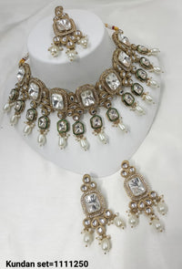 Antique Gold Plated Kundan Necklace Set