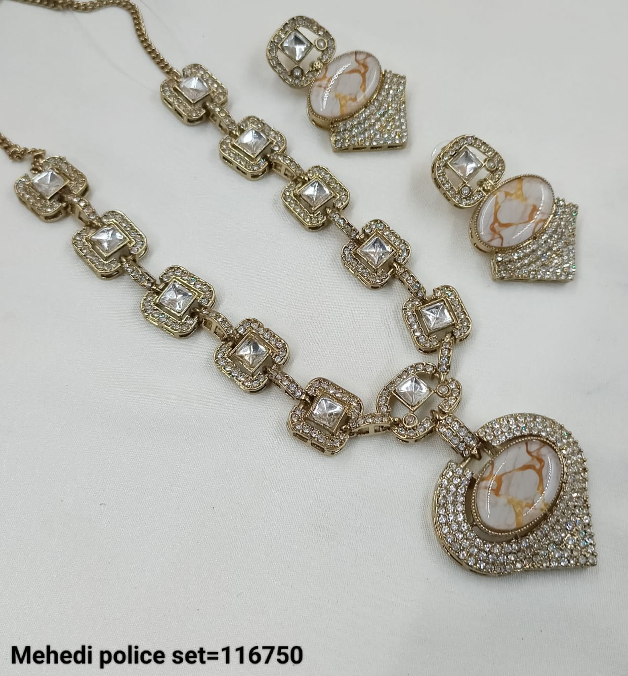 Antique Gold Plated Kundan Necklace Set