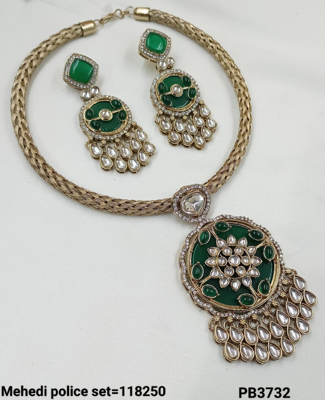 Antique Gold Plated Kundan Necklace Set