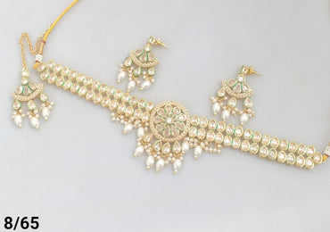 Floral Kundan Choker Necklace Set with Earrings and Maang Tikka