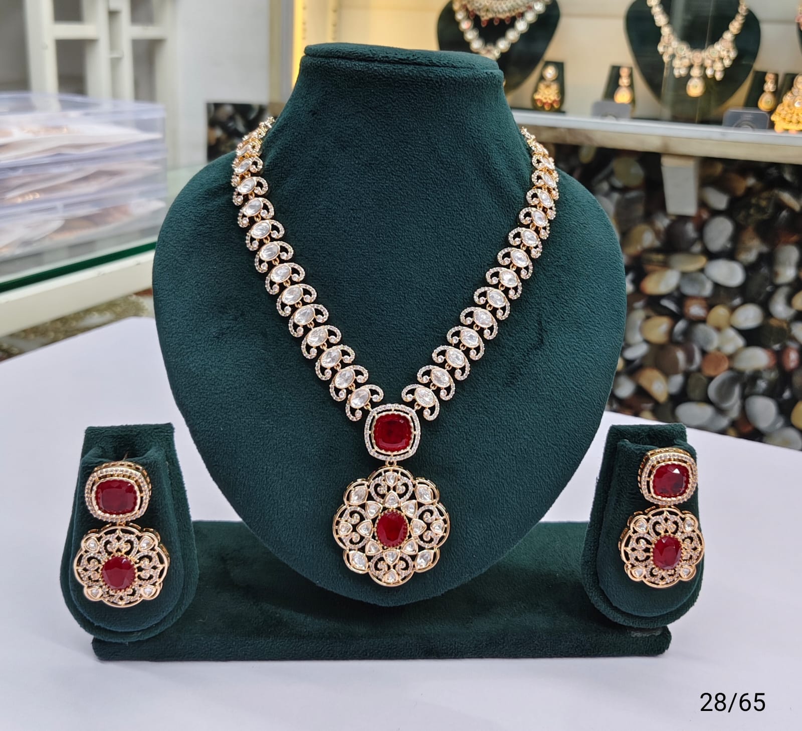 Elegant Kundan Stone Necklace Set with Filigree Pendant and Matching Earrings – Bridal & Party Wear Jewelry