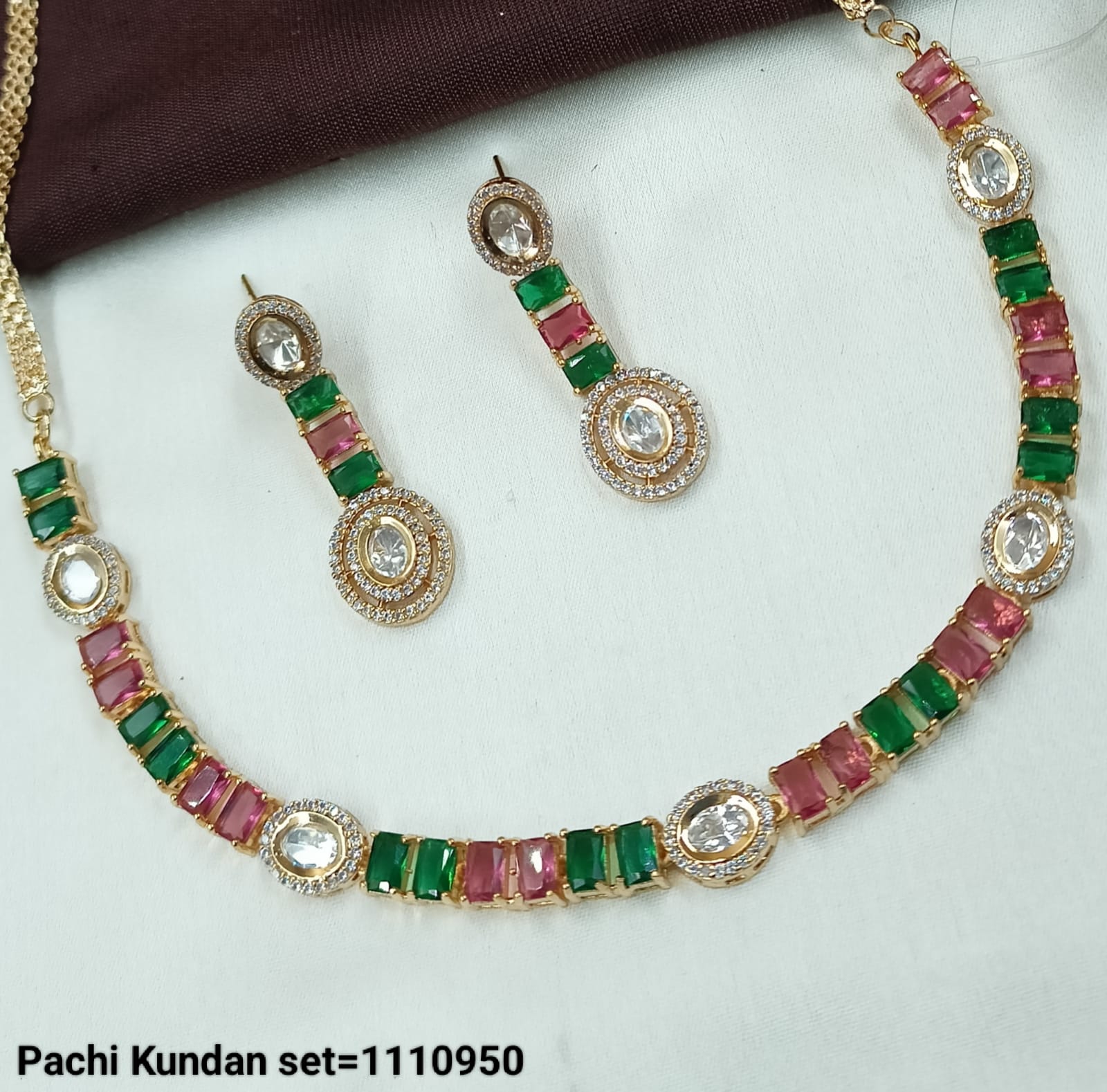Lucentemarket Elegant Rectangular Cut Pachi Kundan Necklace Set with Matching Earrings