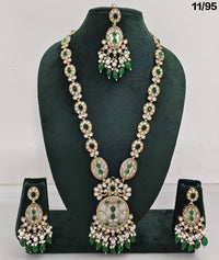Traditional Kundan Necklace and Earring Set with Beaded Detailing