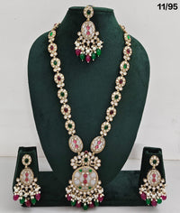 Traditional Kundan Necklace and Earring Set with Beaded Detailing