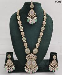 Traditional Kundan Necklace and Earring Set with Beaded Detailing