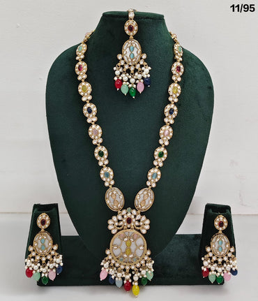 Traditional Kundan Necklace and Earring Set with Beaded Detailing