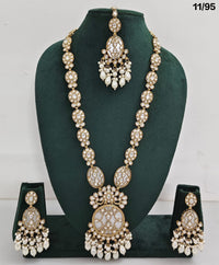Traditional Kundan Necklace and Earring Set with Beaded Detailing