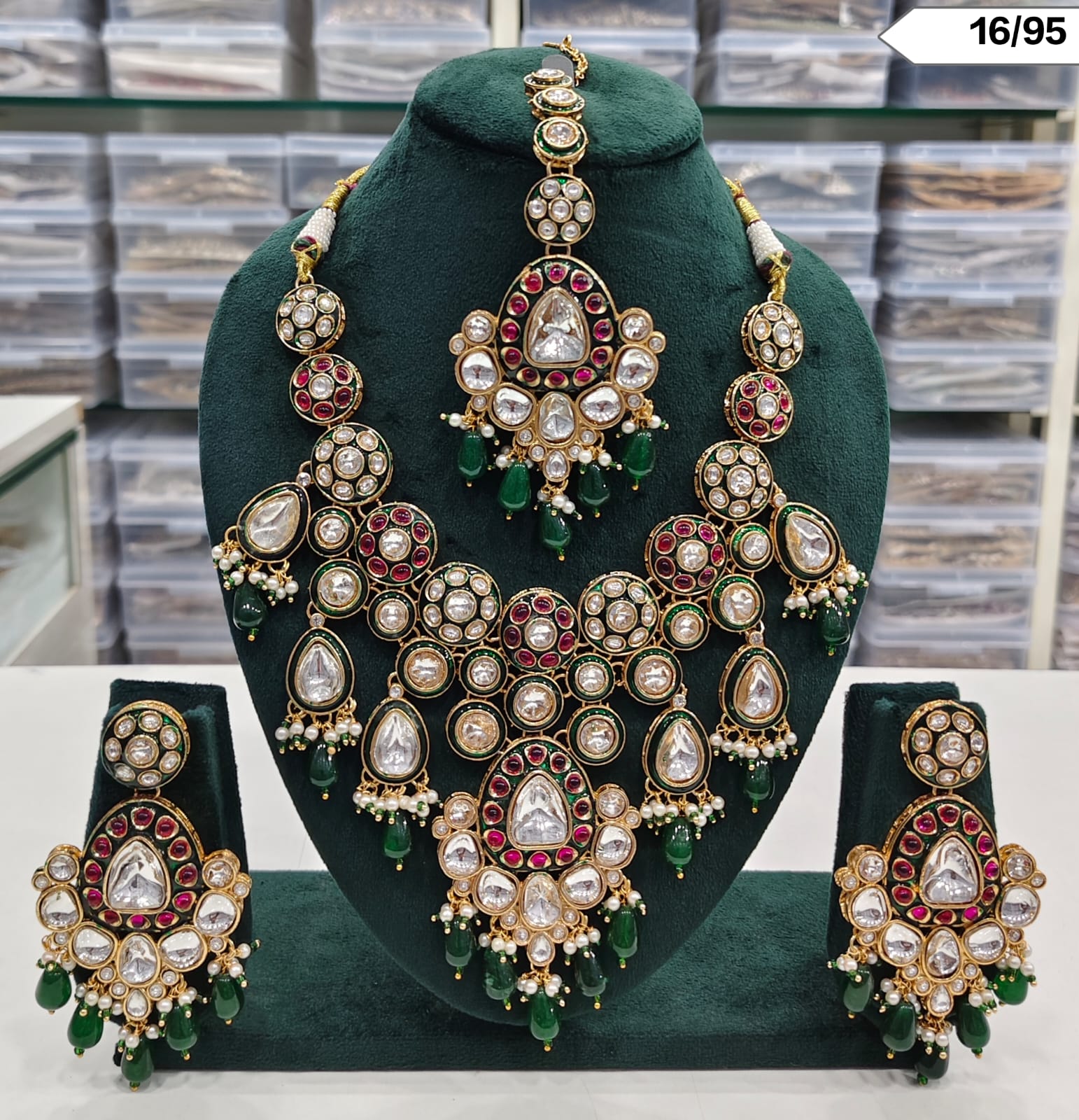 Kundan Bridal Jewellery Set with Maang Tikka & Earrings - Lucentemarket