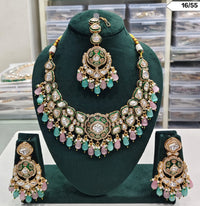 Royal Kundan Bridal Necklace Set with Maang Tikka