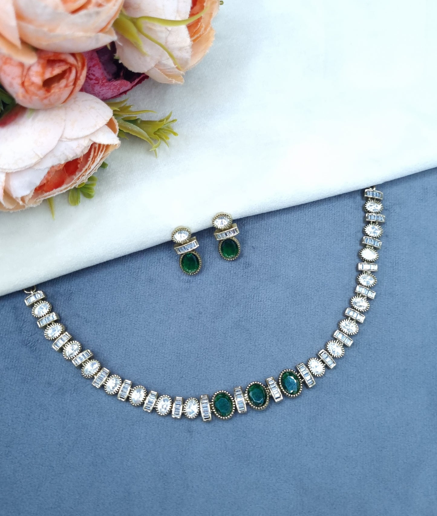 Elegant Sleek Collar Necklace & Matching Earring Set