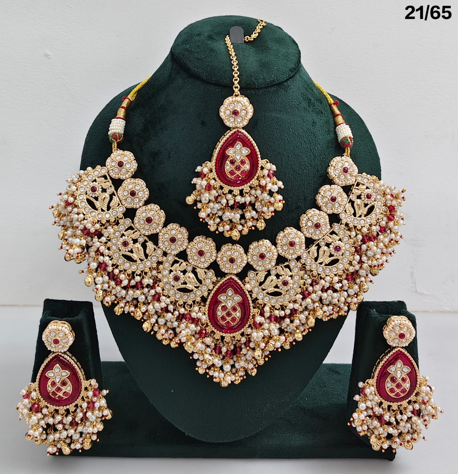 Grand Kundan Bridal Necklace Set with Beaded Pearls & Matching Earrings – Maang Tikka Included
