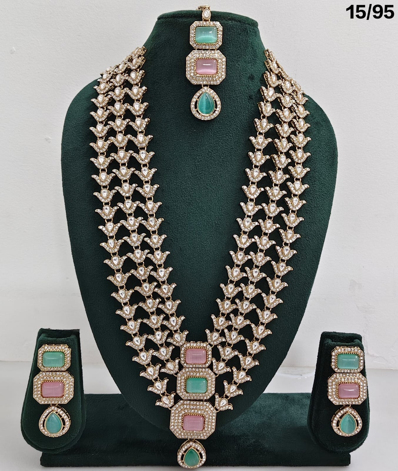 Designer Kundan Stone Necklace Set with Earrings & Maang Tikka – Layered Bridal Look
