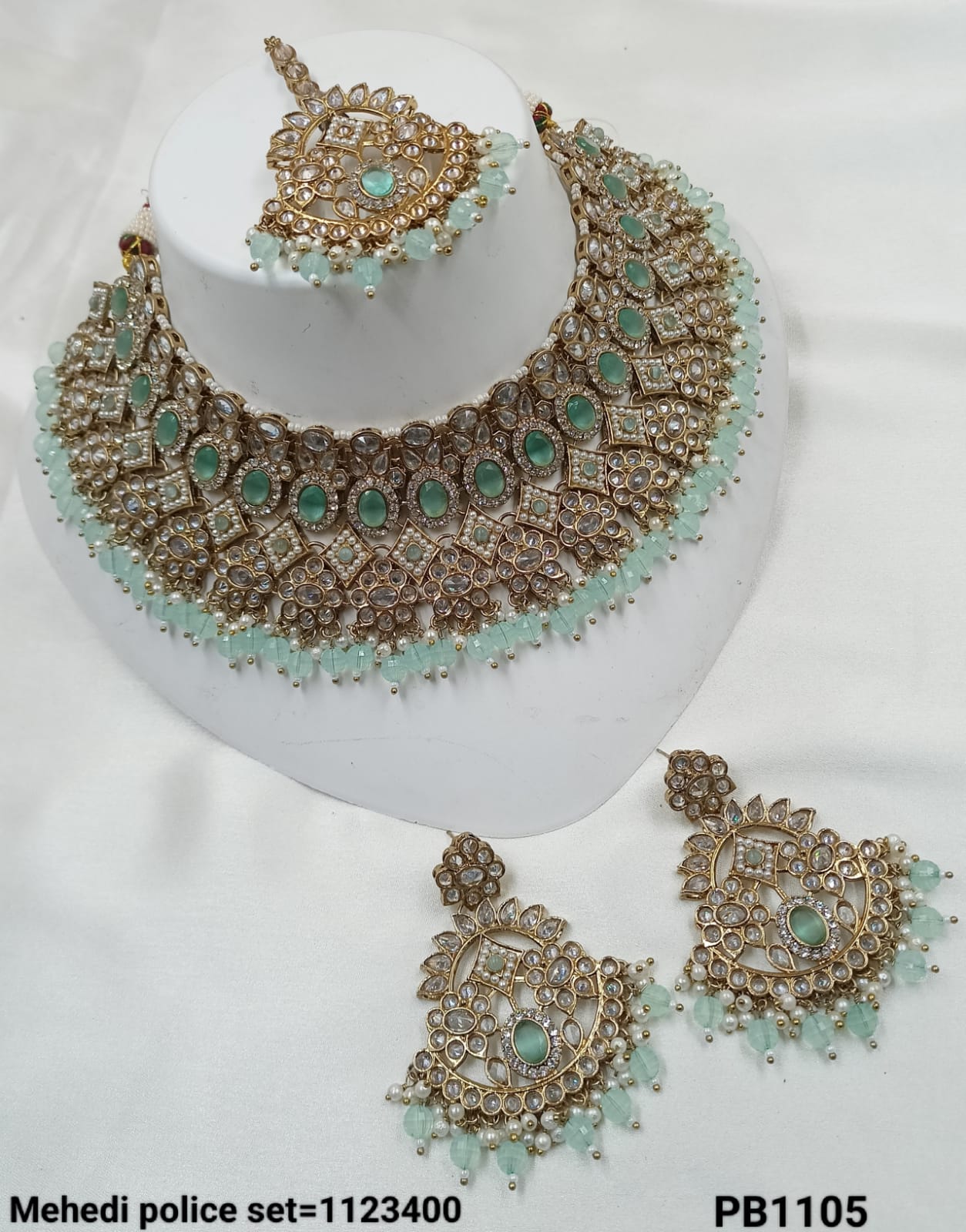 Antique Gold Plated Kundan Necklace Set