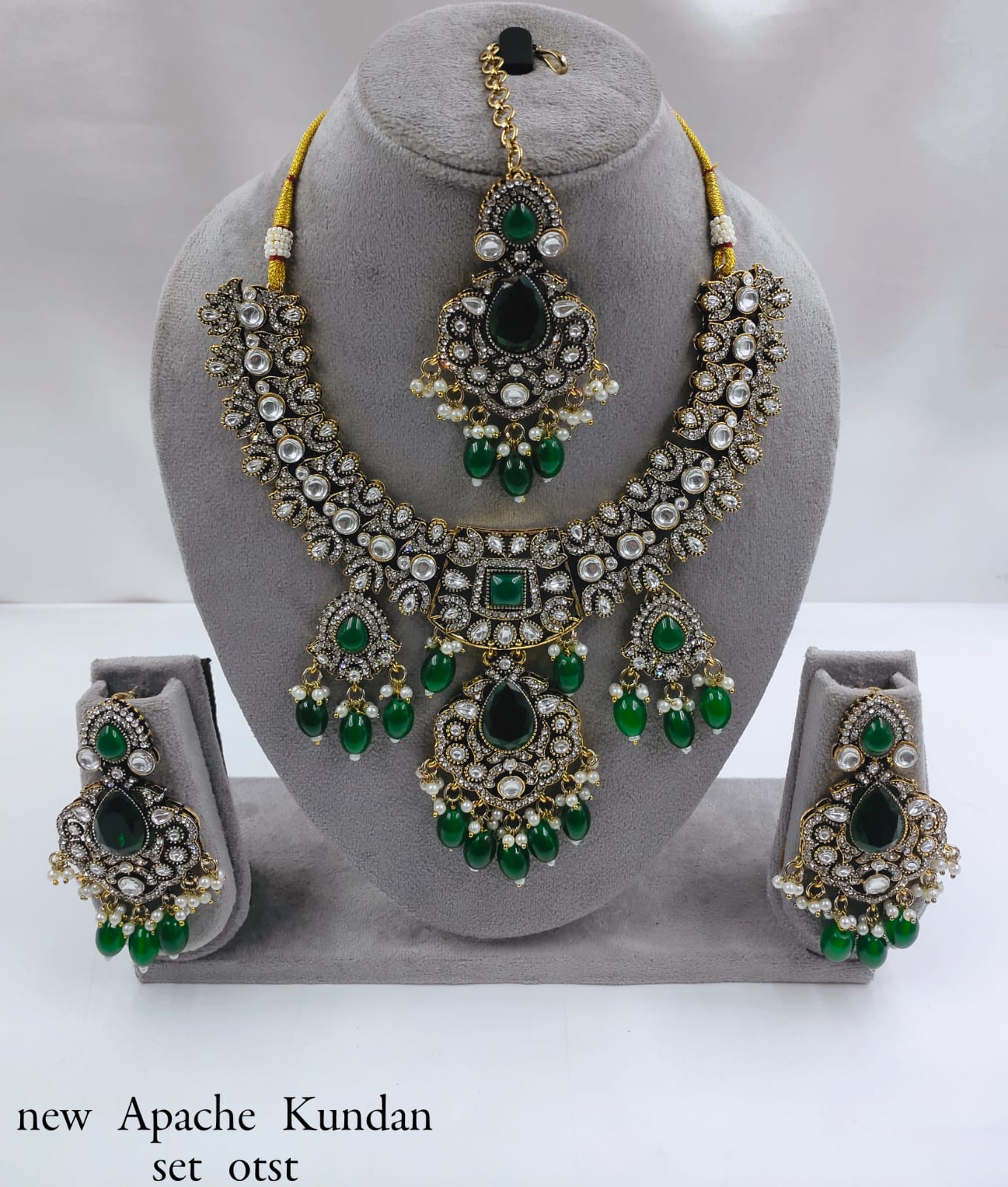 Mehandi Plated Traditional Kundan Jewellery Set With Earrings Set For Women