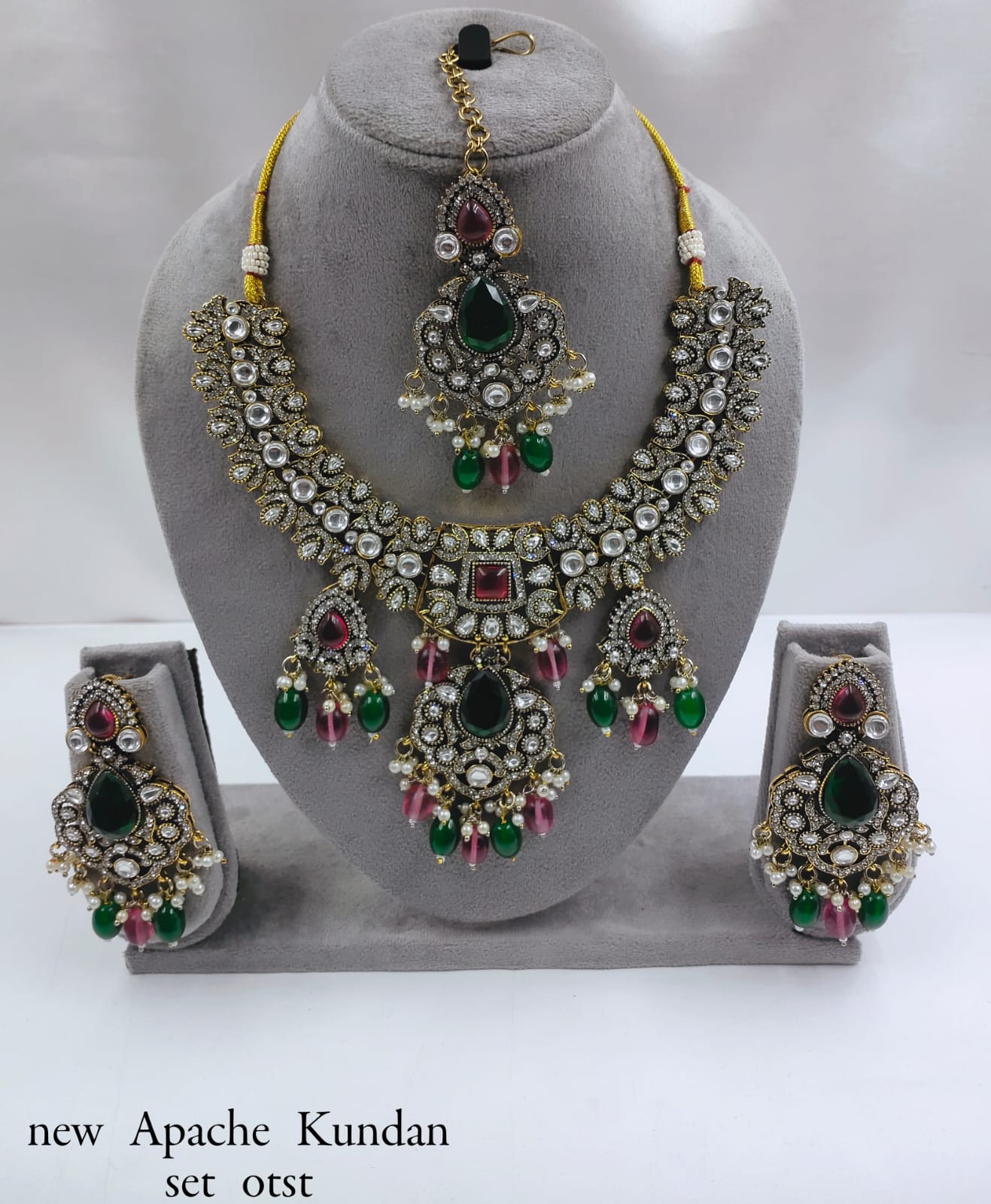 Mehandi Plated Traditional Kundan Jewellery Set With Earrings Set For Women