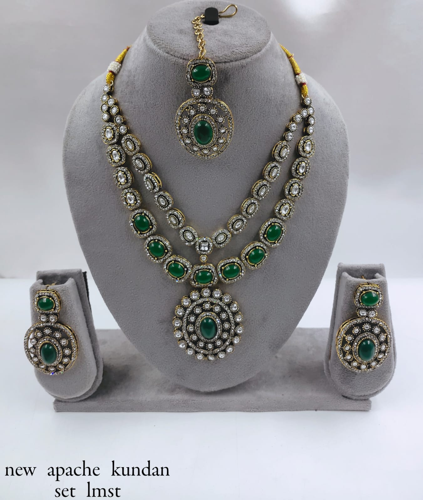 Mehandi Plated Traditional Kundan Jewellery Set With Earrings & Mangtika Set For Women