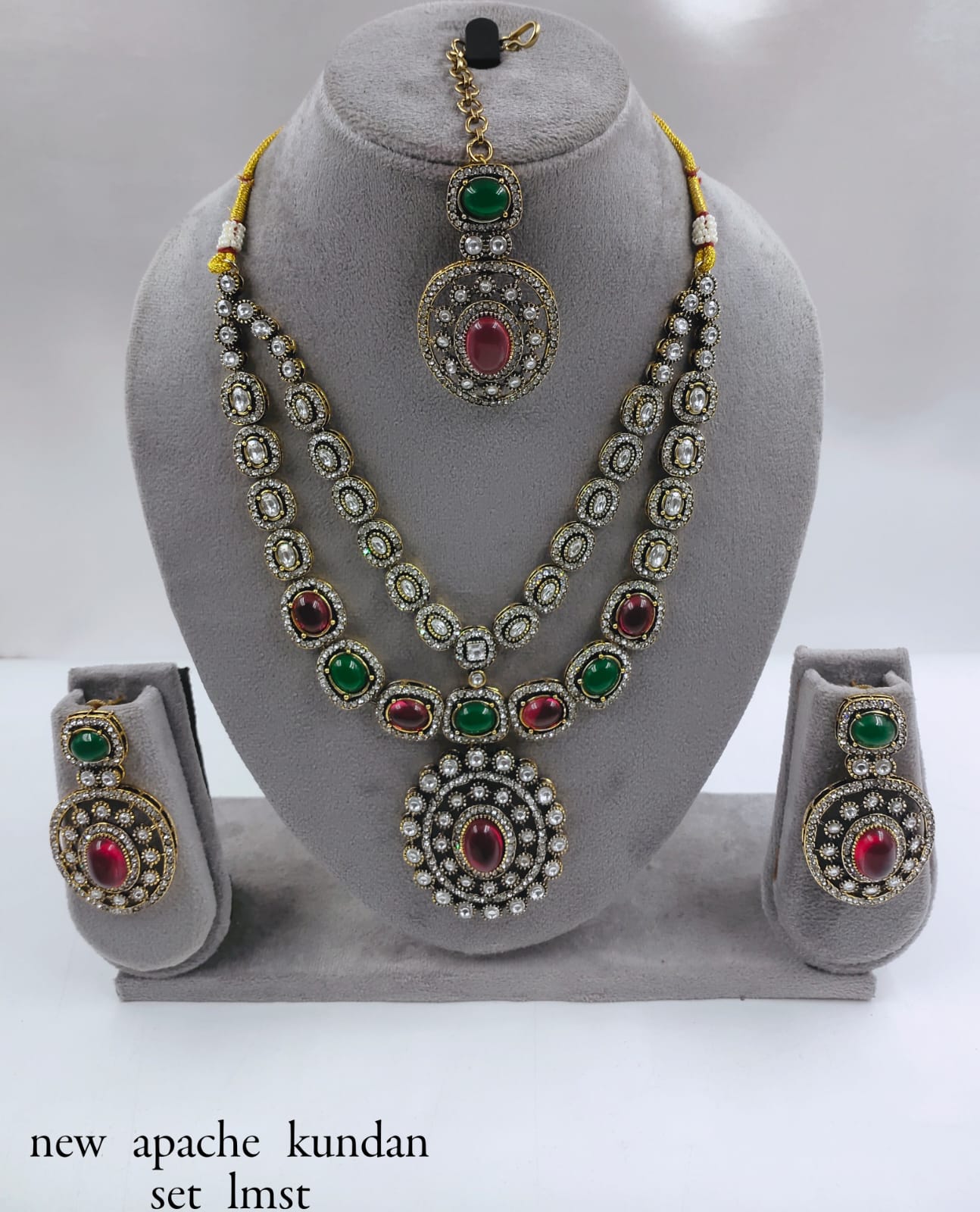 Mehandi Plated Traditional Kundan Jewellery Set With Earrings & Mangtika Set For Women