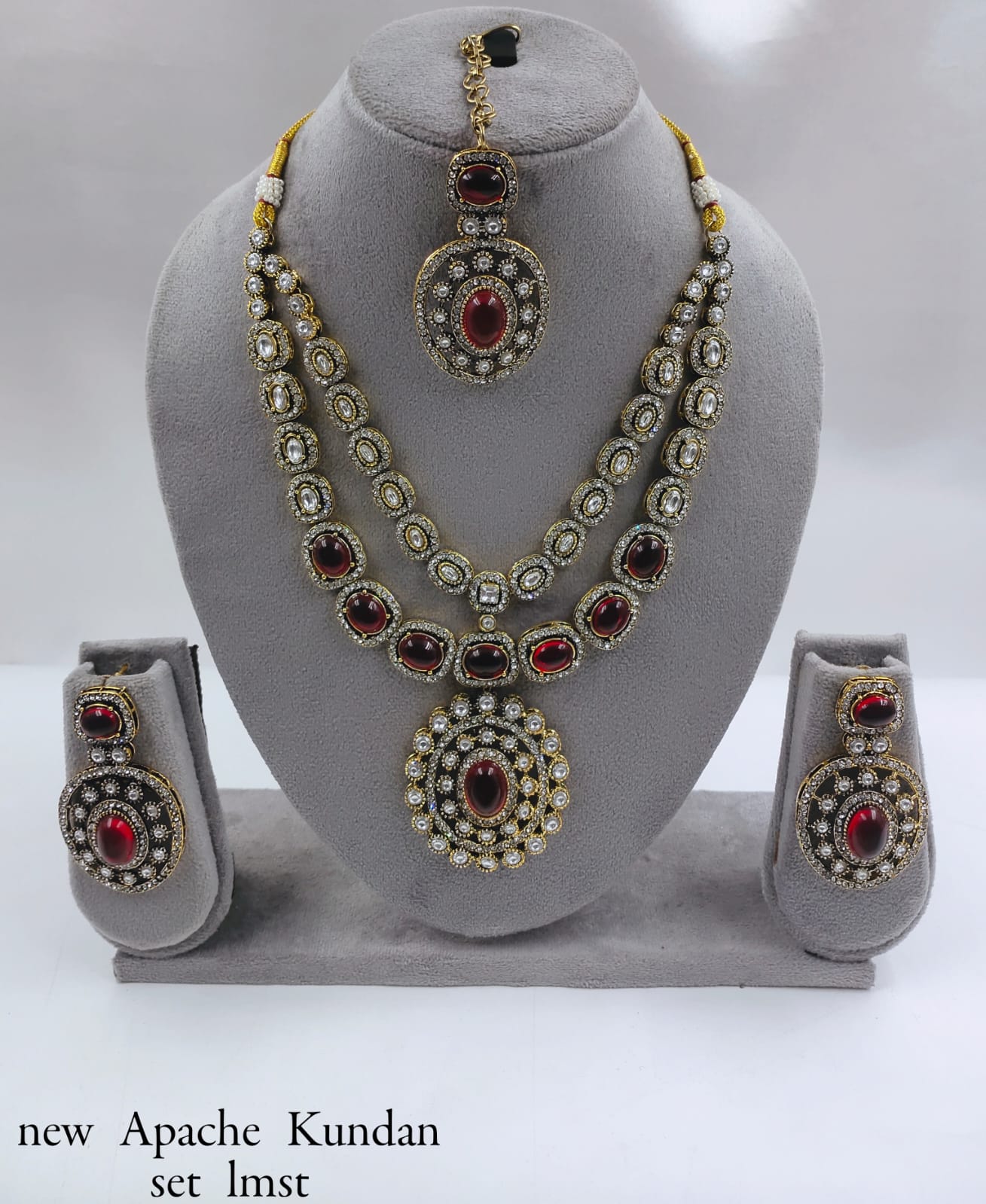 Mehandi Plated Traditional Kundan Jewellery Set With Earrings & Mangtika Set For Women